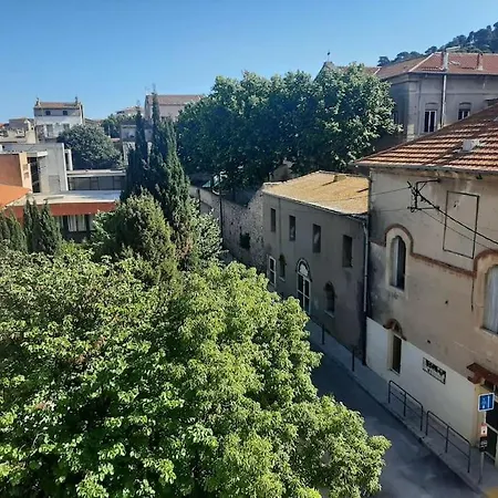 3 Pieces Au Centre-ville * 塞特港